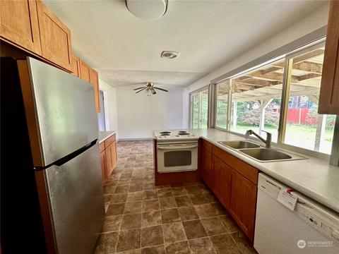 19418 Crescent Dr E, Spanaway, WA 98387 photo 6