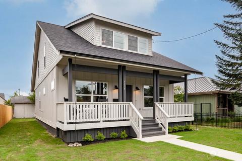 1175 Pioneer St, Enumclaw, WA 98022