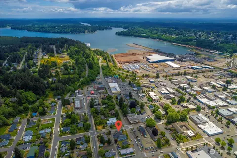 403 N 3rd St, Shelton, WA 98584