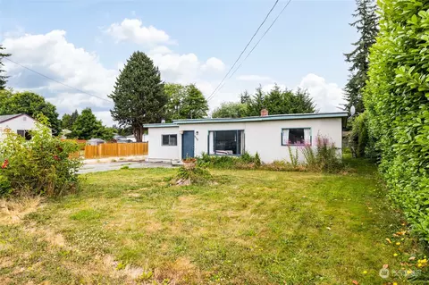 858 S Pine St, Burlington, WA 98233