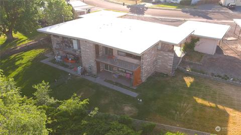 605 W Crest Dr, Moses Lake, WA 98837