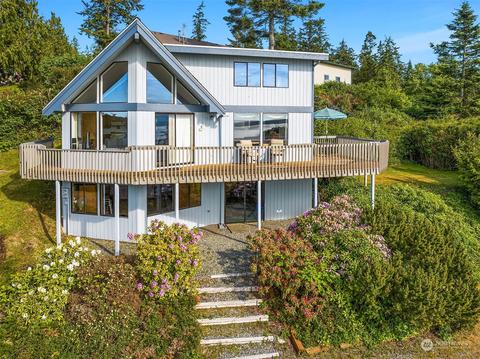 346 Susana Dr, Freeland, WA 98249