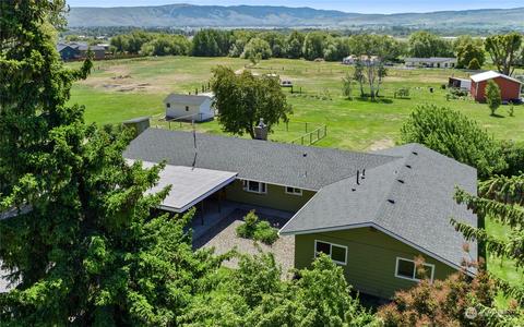 2104 W Dry Creek Rd, Ellensburg, WA 98926