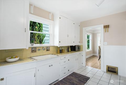 504 N 65th St, Seattle, WA 98103 photo 15