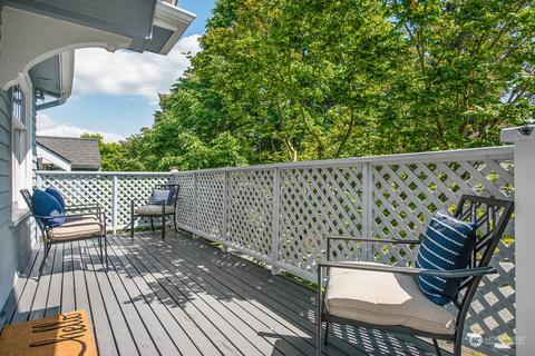 504 N 65th St, Seattle, WA 98103 photo 2