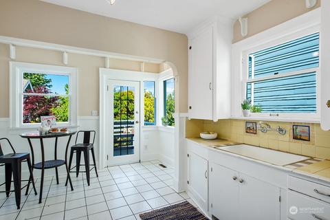 504 N 65th St, Seattle, WA 98103 photo 18
