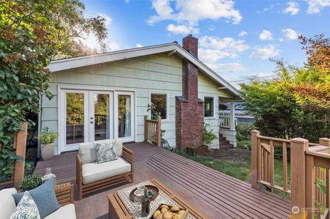 9323 57th Ave S, Seattle, WA 98118