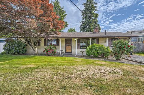 447 S 190th St, Burien, WA 98148