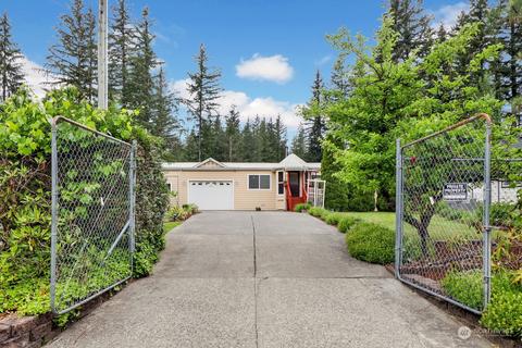 8525 Lilac Ln, Maple Falls, WA 98266