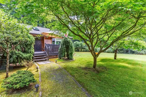 10515 Pioneer Dr, Anderson Island, WA 98303