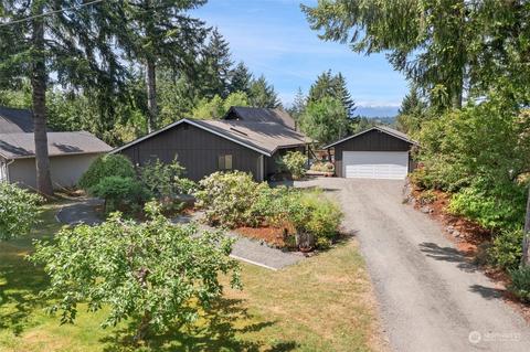 240 E Canyon View Rd, Belfair, WA 98528