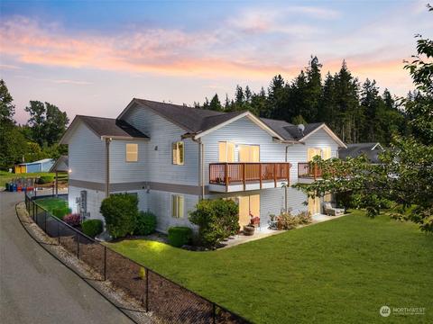 260 15th St, Blaine, WA 98230