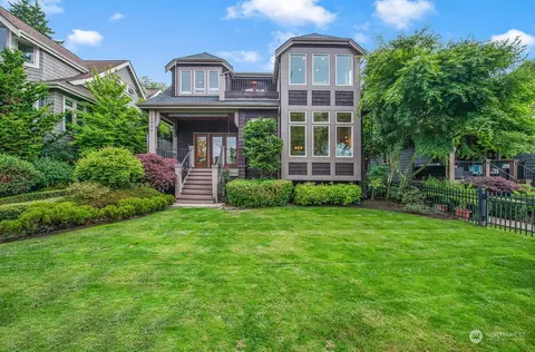 11026 101st Pl NE, Kirkland, WA 98033