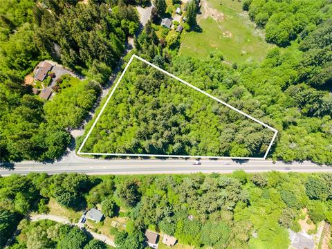 89 NE Nnn Ne Koura Rd, Bainbridge Island, WA 98110