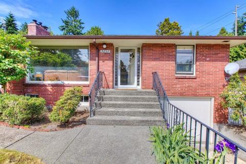 9253 Dibble Ave NW, Seattle, WA 98117