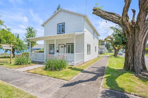 1114 S 6th Ave, Kelso, WA 98626