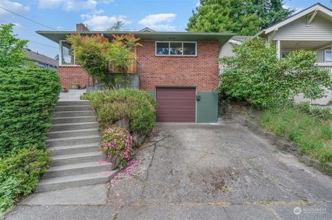 5547 38th Ave NE, Seattle, WA 98105