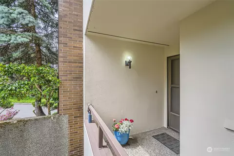 10923 Glen Acres Dr S #B, Seattle, WA 98168