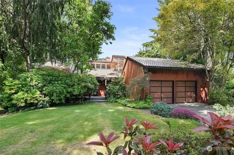 8270 NE Meadowmeer Rd, Bainbridge Island, WA 98110