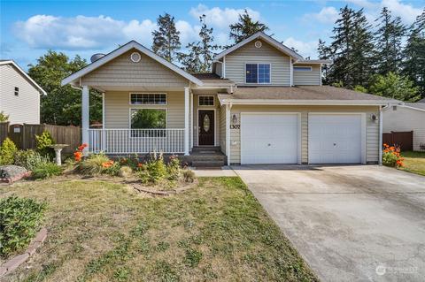 1307 NW Redwing Dr, Oak Harbor, WA 98277