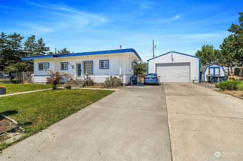 1026 Charlotte St, Moses Lake, WA 98837