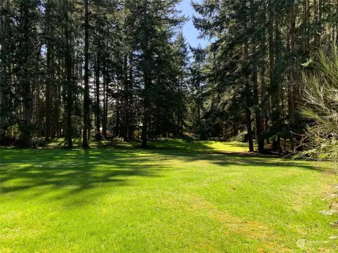 7755 Finch Rd NE, Bainbridge Island, WA 98110