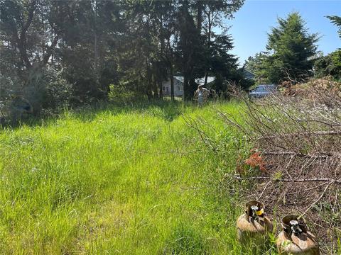 73 South St, Sequim, WA 98382