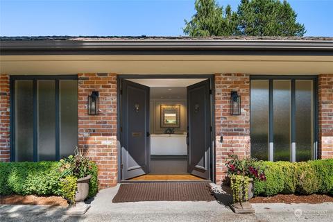 1612 Shenandoah Dr E, Seattle, WA 98112