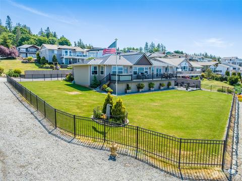 831 Linda Ln, Camano Island, WA 98282