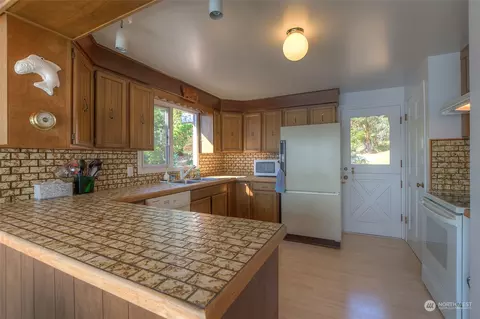 8256 Orcas Rd, Eastsound, WA 98245 photo 12