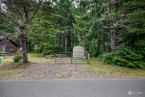770 Copalis Ave NE, Ocean Shores, WA 98569