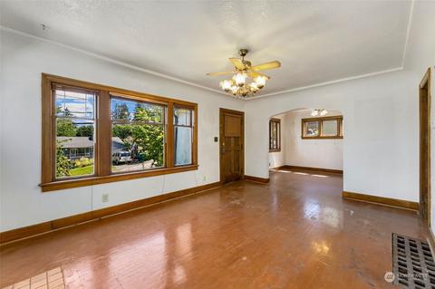 2915 E Pine St, Seattle, WA 98122 photo 6