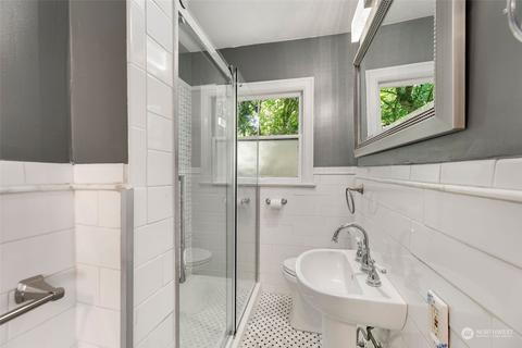 2915 E Pine St, Seattle, WA 98122 photo 10