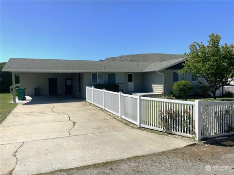 1104 SE Carolyn St, East Wenatchee, WA 98802