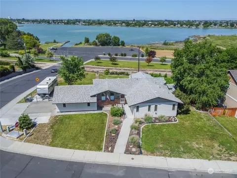 1946 S Beaumont Dr, Moses Lake, WA 98837