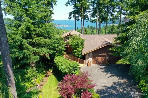 213 Edgewood Dr, Port Ludlow, WA 98365