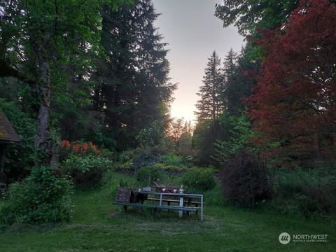 6389 Overland Trl, Maple Falls, WA 98266