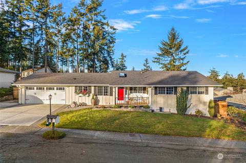 1084 SW 4th Ave, Oak Harbor, WA 98277