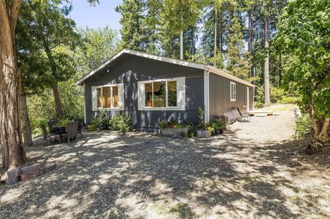 4961 E Rasor Rd, Belfair, WA 98528