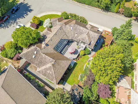 4540 169th Ave SE, Bellevue, WA 98006