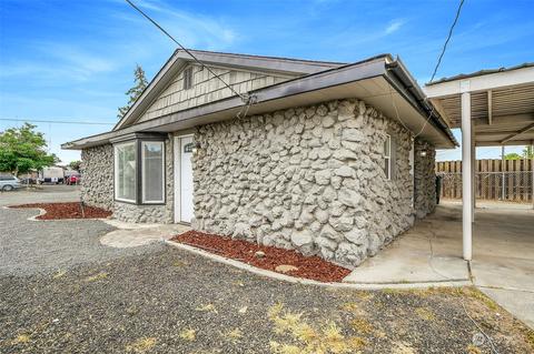 2136 W Willow St, Moses Lake, WA 98837