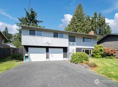 19243 16th Ave NE, Lake Forest Park, WA 98155