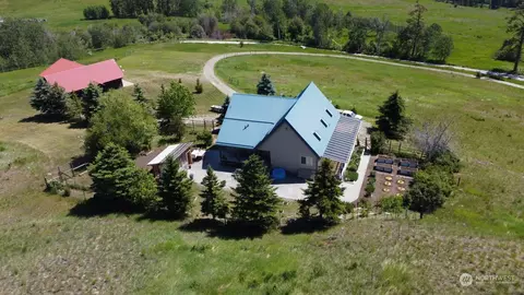 83 Lemanasky Rd, Tonasket, WA 98855
