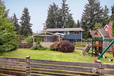 205 SW 142nd St, Burien, WA 98166