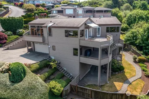 5726 Overlook Ave NE, Tacoma, WA 98422