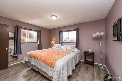 725 E Alder St, Sequim, WA 98382 photo 24