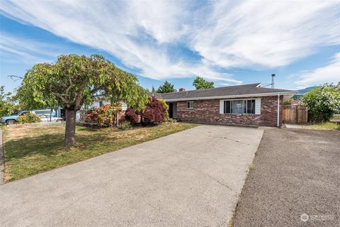725 E Alder St, Sequim, WA 98382 photo 3