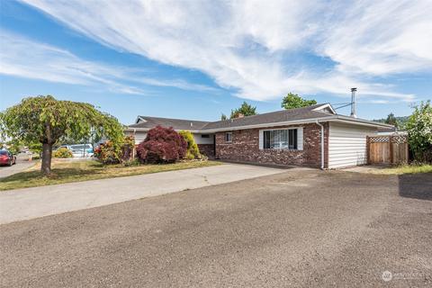 725 E Alder St, Sequim, WA 98382 photo 4