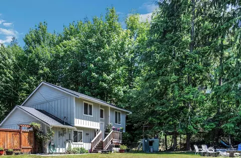 12930 S Loop View Dr, Granite Falls, WA 98252