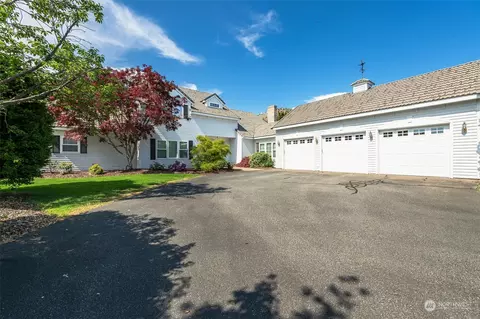 410 Castleview Pl, Wenatchee, WA 98801